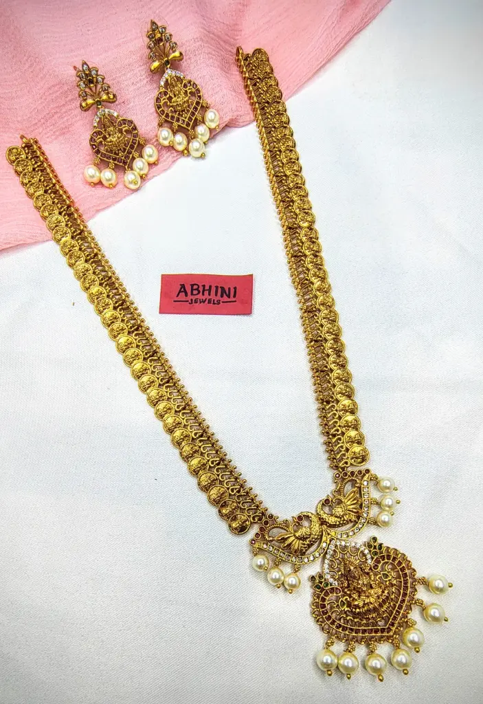 Laxmi Bottumala Long Haar